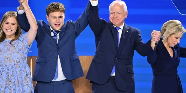 'Koç Walz', Orta Amerika'ya Kişisel Hitapla Demokratları Motive Ediyor